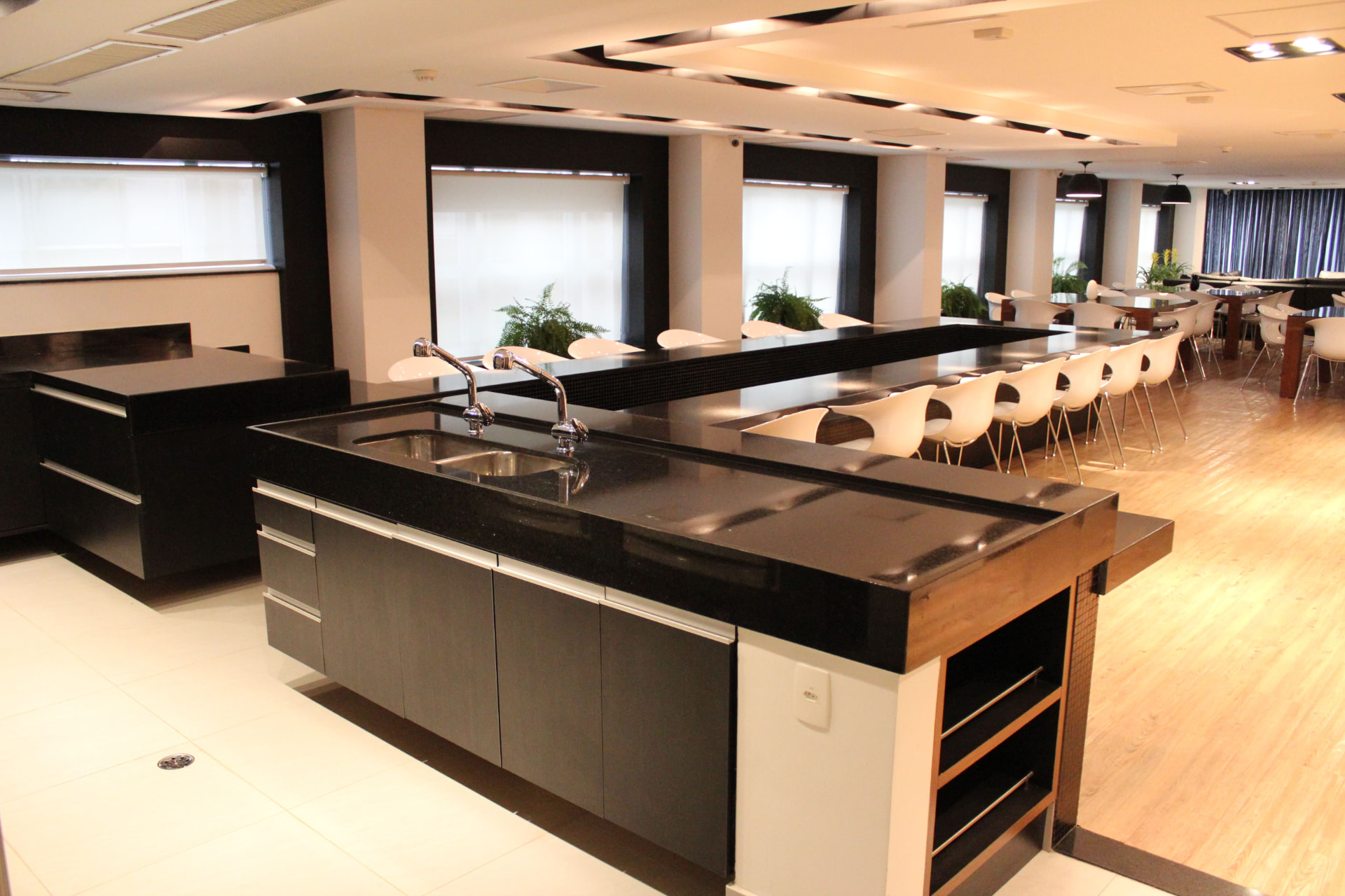 Fotografia 8 do projeto Projeto de Arquitetura Corporativo Espaço Gourmet - Seguros Unimed